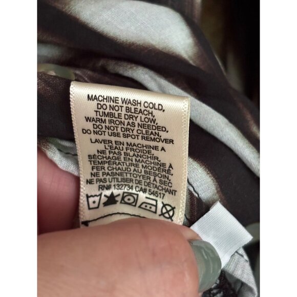 Bella Dahl In Black & White Blurred Ikat Print Button Down Blouse Lightweight - Picture 7 of 13